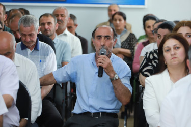 Şəki Şəhər İcra Hakimiyyətinin başçısı Elxan Usubov Baş Göynük kəndinin sakinləri ilə görüşüb