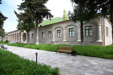 Leyla Əliyeva və Arzu Əliyeva Şəkidə tarixi-memarlıq abidələrinin bərpadan sonra açılışında iştirak ediblər