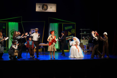 Şəki teatrında “Varlı qadın” tamaşasına ictimai baxış olub