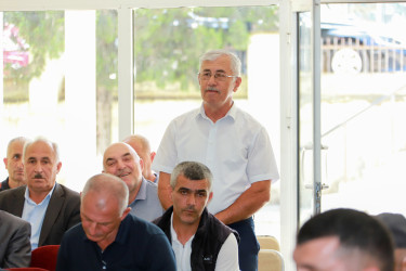 Şəki Şəhər İcra Hakimiyyətinin başçısı Elxan Usubov Aydınbulaq kəndinin sakinləri ilə görüşüb