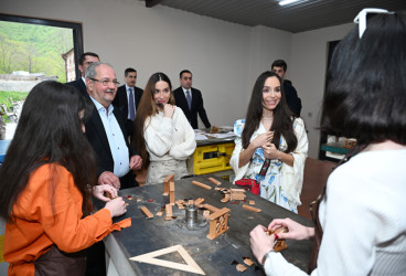 Leyla Əliyeva və Arzu Əliyeva Şəkidə tarixi-memarlıq abidələrinin bərpadan sonra açılışında iştirak ediblər