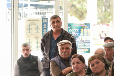 Şəki Şəhər İcra Hakimiyyətinin başçısı Elxan Usubov Aydınbulaq kəndində səyyar qəbul keçirib