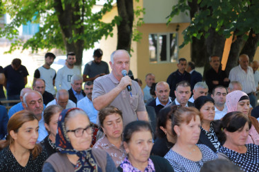 Şəki Şəhər İcra Hakimiyyətinin başçısı Elxan Usubov Baş Layısqı kəndinin sakinləri ilə görüşüb