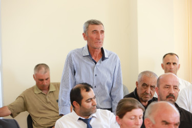 Şəki Şəhər İcra Hakimiyyətinin başçısı Elxan Usubov Göybulaq kəndinin sakinləri ilə görüşüb