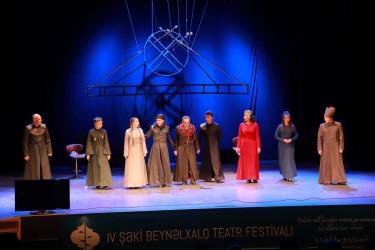 Şəki festivalında Qazaxıstan teatrı tamaşaçılara Bəxtiyar Vahabzadənin əsərini təqdim edib