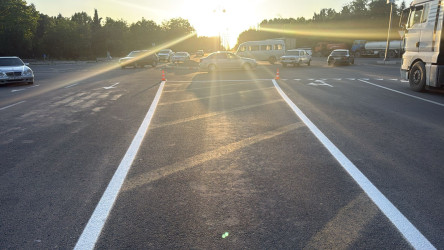 Şəkı şəhərində aparılan abadlıq-quruculuq işləri çərçivəsində yol infrastrukturunun yenilənməsi işləri davam etdirilir