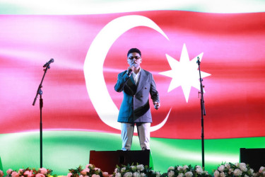 Şəkidə Zəfər Gününün beşinci ildönümü münasibətilə möhtəşəm konsert proqramı və atəşfəşanlıq təşkil olunub