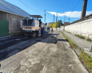 Şəki şəhərində küçə və prospektlərin əsaslı təmiri işləri davam edir