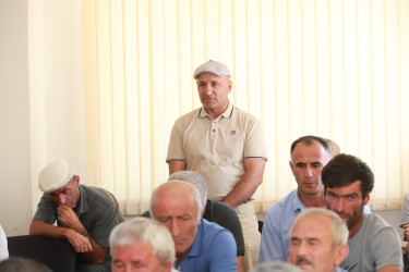 Göybulaq kəndində Şəki Şəhər İcra Hakimiyyətinin başçısı Elxan Usubovun  sakinlərlə görüşü keçirilib.