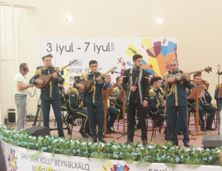 DSX-nin Nümunəvi Hərbi Orkestri “İpək Yolu” Beynəlxalq Musiqi Festivalının səhnəsində