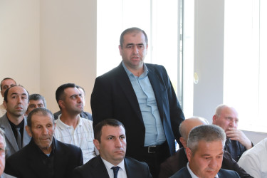 Şəki Şəhər İcra Hakimiyyətinin başçısı Elxan Usubov Qumux kəndinin sakinləri ilə görüşüb