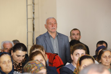 Şəki Şəhər İcra Hakimiyyətinin başçısı Elxan Usubov Baş Şabalıd kəndində səyyar qəbul keçirib