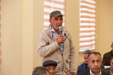 Şəki Şəhər İcra Hakimiyyətinin başçısı Elxan Usubov Qozlubulaq kəndində səyyar qəbul keçirib.