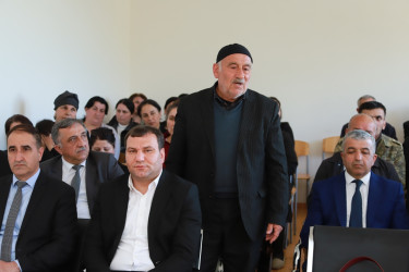Şəki Şəhər İcra Hakimiyyətinin başçısı Elxan Usubov Qumux kəndinin sakinləri ilə görüşüb