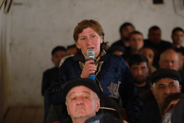 Şəki Şəhər İcra Hakimiyyətinin başçısı Elxan Usubov Sarıca kənd sakinləri ilə görüşüb