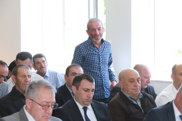 Şəki Şəhər İcra Hakimiyyətinin başçısı Elxan Usubov Qumux kəndinin sakinləri ilə görüşüb