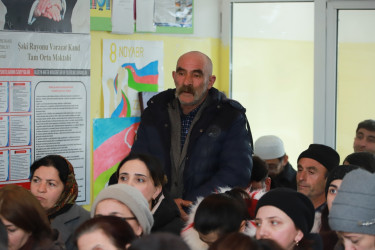 Şəki Şəhər İcra Hakimiyyətinin başçısı Elxan Usubov Vərəzət kəndində səyyar qəbul keçirib