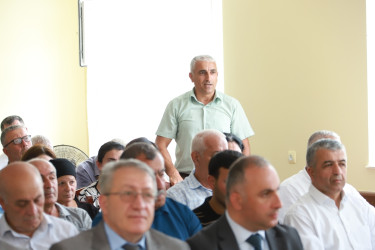 Şəki Şəhər İcra Hakimiyyətinin başçısı Elxan Usubov İkinci Biləcik kəndinin sakinləri ilə görüşüb
