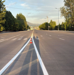 Şəkı şəhərində aparılan abadlıq-quruculuq işləri çərçivəsində yol infrastrukturunun yenilənməsi işləri davam etdirilir