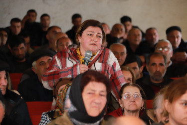 Şəki Şəhər İcra Hakimiyyətinin başçısı Elxan Usubov Sarıca kənd sakinləri ilə görüşüb