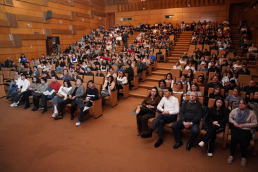 Şəki teatrında “Varlı qadın” tamaşasına ictimai baxış olub
