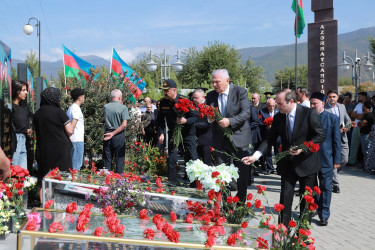 27 sentyabr - Anım Günü ilə əlaqədar Şəkidə Vətən müharibəsi şəhidlərinin xatirəsi yad edilib