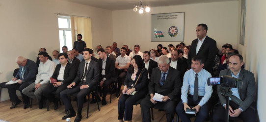Şəki Şəhər İcra Hakimiyyətinin başçısı Elxan Usubov Çeşməli kəndində səyyar qəbul keçirib