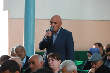 Şəki Şəhər İcra Hakimiyyətinin başçısı Elxan Usubov Oxud kəndinin sakinləri ilə görüşüb