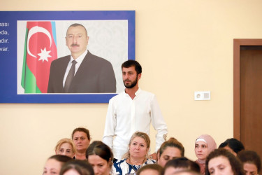 Şəki Şəhər İcra Hakimiyyətinin başçısı Elxan Usubov Cəyirli kəndində səyyar qəbul keçirib.