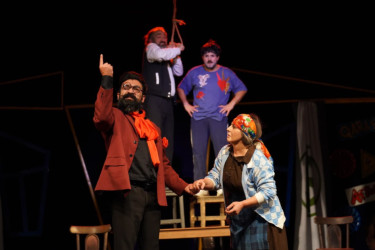 Şəki teatrında “Varlı qadın” tamaşasına ictimai baxış olub