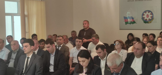 Şəki Şəhər İcra Hakimiyyətinin başçısı Elxan Usubov Çeşməli kəndində səyyar qəbul keçirib