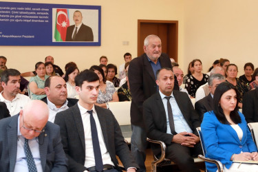 Şəki Şəhər İcra Hakimiyyətinin başçısı Elxan Usubov Cəyirli kəndində səyyar qəbul keçirib.