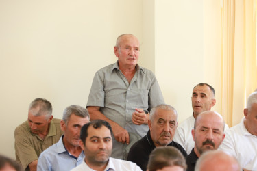 Şəki Şəhər İcra Hakimiyyətinin başçısı Elxan Usubov Göybulaq kəndinin sakinləri ilə görüşüb