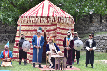 “Şəhər günü” bayram tədbiri  “Yuxarı Baş” Milli Tarix-Memarlıq Qoruğunun ərazisində davam etdirilib