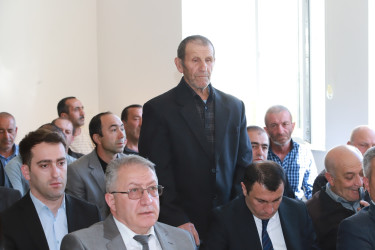Şəki Şəhər İcra Hakimiyyətinin başçısı Elxan Usubov Qumux kəndinin sakinləri ilə görüşüb
