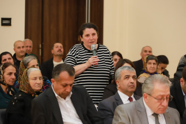 Şəki Şəhər İcra Hakimiyyətinin başçısı Elxan Usubov Baş Zəyzid kəndinin sakinləri ilə görüşüb