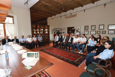 Şəkidə "Xalq memarlığının Şəki üslubu. Onu formalaşdıran fasad naxışları" adlı kitabın təqdimat mərasimi keçirilib