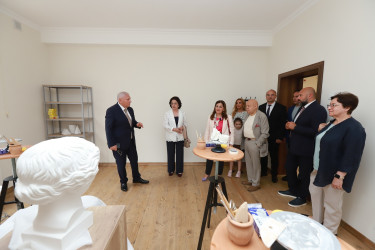 "Azərbaycanın UNESCO Dünya İrsi Yolu: İçərişəhərdən Şəkiyə” adlı tədbirin iştirakçıları Şəki şəhərində aparalan bərpa, yenidənqurma işləri ilə tanış olublar