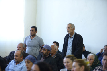 Şəki Şəhər İcra Hakimiyyətinin başçısı Elxan Usubov Şəki kəndində səyyar qəbul keçirib