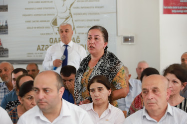 Şəki Şəhər İcra Hakimiyyətinin başçısı Elxan Usubov Böyük Dəhnə kəndinin sakinləri ilə görüşüb