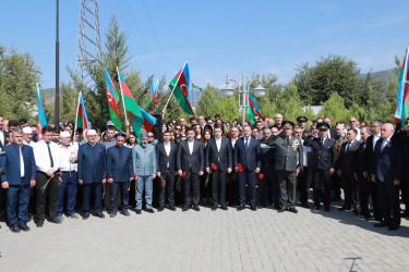 27 sentyabr - Anım Günü ilə əlaqədar Şəkidə Vətən müharibəsi şəhidlərinin xatirəsi yad edilib